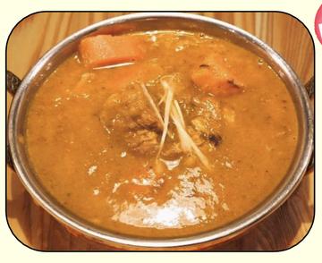 ポークカレー(ナン付き)