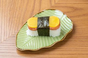 スパムおにぎり(たくあん)