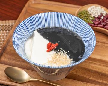 豆花+黒ゴマ+金ゴマ Douhua + Black Sesame + Golden Sesame