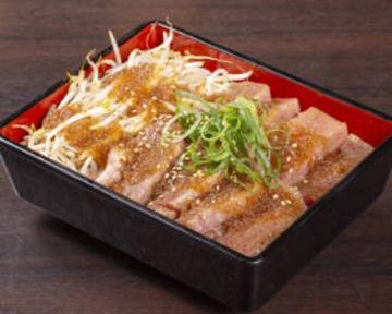 黒毛和牛ステーキ重