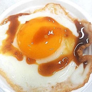 普通の1膳目玉焼きご飯