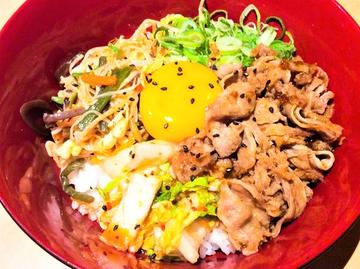 焼肉のっけたビビンバ丼