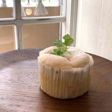 冷凍クリームたっぷりシフォンケーキ
