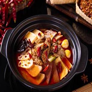 肥毛血旺米 麻辣豚ホルモン＆血豆腐の米線※辛さ:3