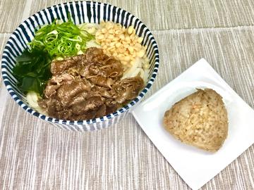 肉うどん・かしわおにぎりセット