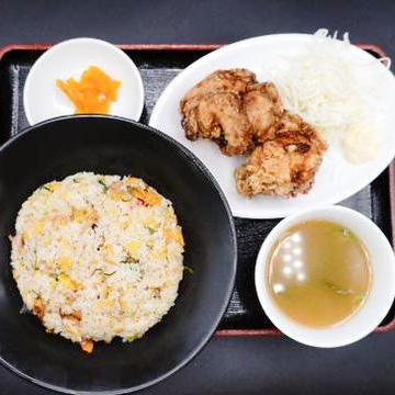 【当店人気No.3】餃子とチャーハン定食