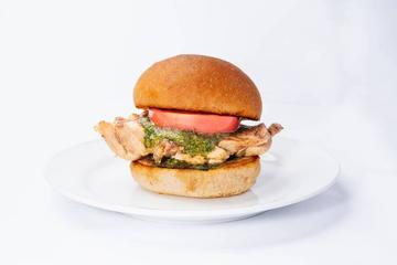 【当店人気No.3】ジェノベーゼチキンバーガー