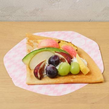季節のフルーツ盛り合わせクレープ【ゴールドキウイ ブルーベリー メロン】