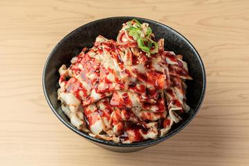 山盛り豚バラ丼
