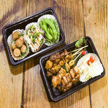 自慢の炭火焼き鳥6本+人気おつまみセット