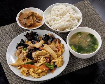 【ランチ】きくらげと玉子の豚肉炒め定食