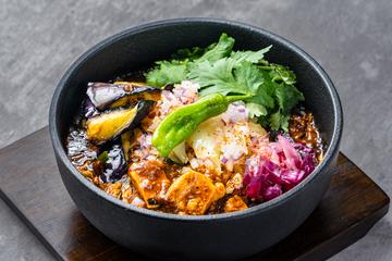 四川風 麻婆豆腐カレーSP(茄子、パクチー付)