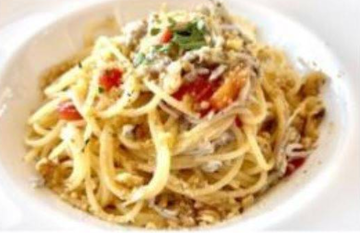 しらすと生トマト、クルミのパスタ
