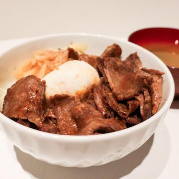 【弁当】“牛”焼肉弁当(サラダと小鉢付き)