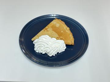 ホイップクリームのクレープ