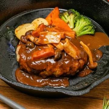 キノコデミグラスソースハンバーグ Hamburg Steak with Mushrooms & Demi-Glace Sauce
