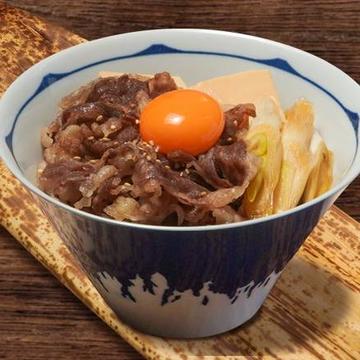 和牛すき焼き丼 味噌(並)Wagyu beef sukiyaki bowl with miso (medium)