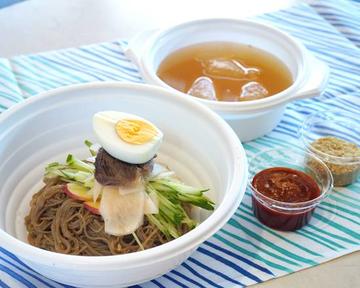 水？ビビン？ハイブリッド自起屋冷麺