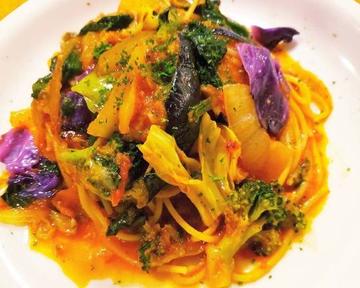 たっぷり野菜のトマトソース Hearty Vegetables with Tomato Sauce