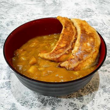 台湾黒豚餃子カレー飯