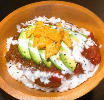 【アボカド】ゴロゴロお肉のタコライス(ご飯多め) Chunky Meat  Taco Rice