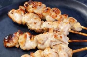 焼き鳥(シオ)4本