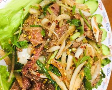 ムーナット 肉のサラダ