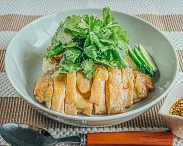 【山盛りパクチー】カオマンガイ(もも肉) [Heaped Coriander] Khaomangai(Thigh)