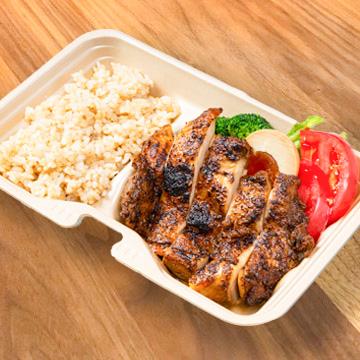 【玄米 / 鶏もも肉】スパイシーレッドチキンの玄米セット Spicy Red Chicken Brown Rice Set