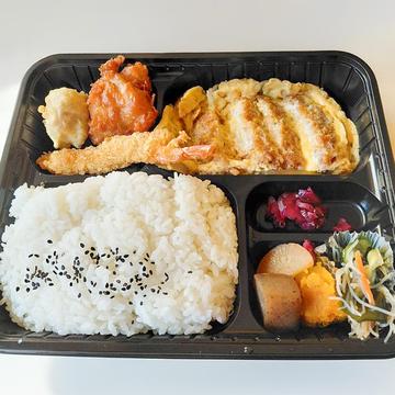 かつ丼ボンバー