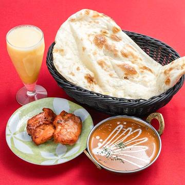 カレーとナンとチキンティッカ2pとマンコーラッシーのセット-Curry-＆-Nan-＆-Chicken-Tikka-2p-＆-Mango-Lassie