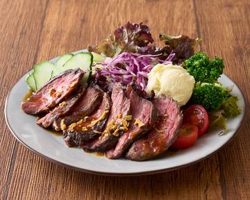ハラミステーキサラダ Beef Steak Salad