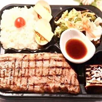 柔らかくジューシーな味わい深い国産牛サーロインステーキセット sirloin steak set