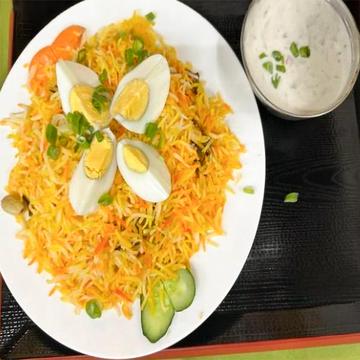 【第4位】 チキンビリヤニとライタ Chicken Biriyani With Raita