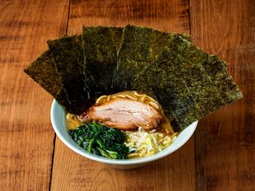 海苔ラーメン(チャーシュー1枚・薬味ネギ・ホウレン草・ノリ6枚)