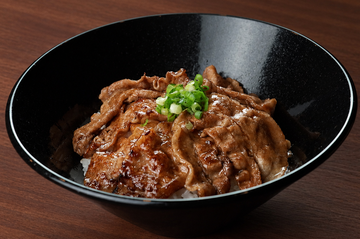 Sakuraの飛騨豚カルビ丼