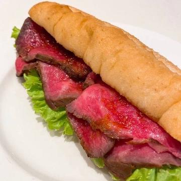 黒毛和牛ローストビーフドッグ