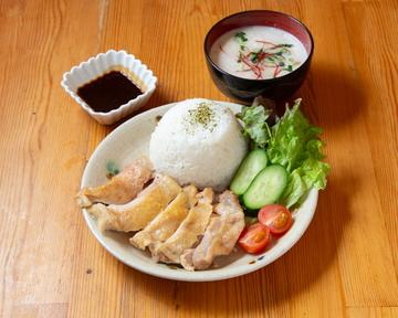 最強のカオマンガイ (鶏もも)とソルロンタ ンスープセット  khaomangai and sororotan shop set