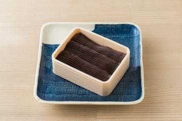 黒胡麻大納言(ふわふわ絶品わらび餅)