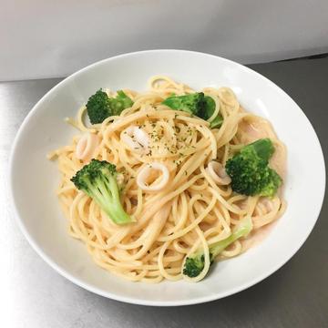 イカと明太子クリームソースパスタ