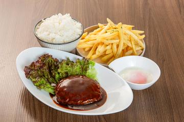 ハンバーグデミグラス温泉卵丼(フライドポテト)