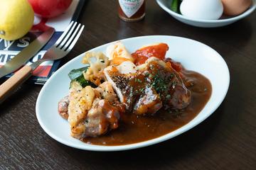 デミチキンステーキ chicken steak with demi-glace sauce
