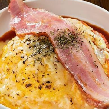 炙りチーズトマトオムライス＆厚切りベーコン