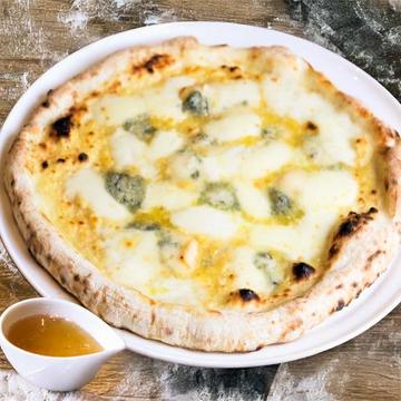 4種チーズのクワトロフォルマッジ