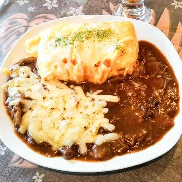 牛すじチーズオムライスカレー