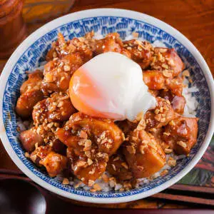 焼鳥屋のスタミナガーリック丼
