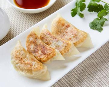 パクチー餃子 Coriander Gyoza Dumplings 