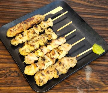 若鶏焼き鳥6種盛り 塩 もも・ねぎ間・ももにんにく・皮・ぼんじり・つくね