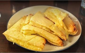 チーズナン/Cheese Nan
