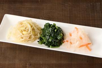 ナムル3種盛り合わせ Assorted Namul Salad